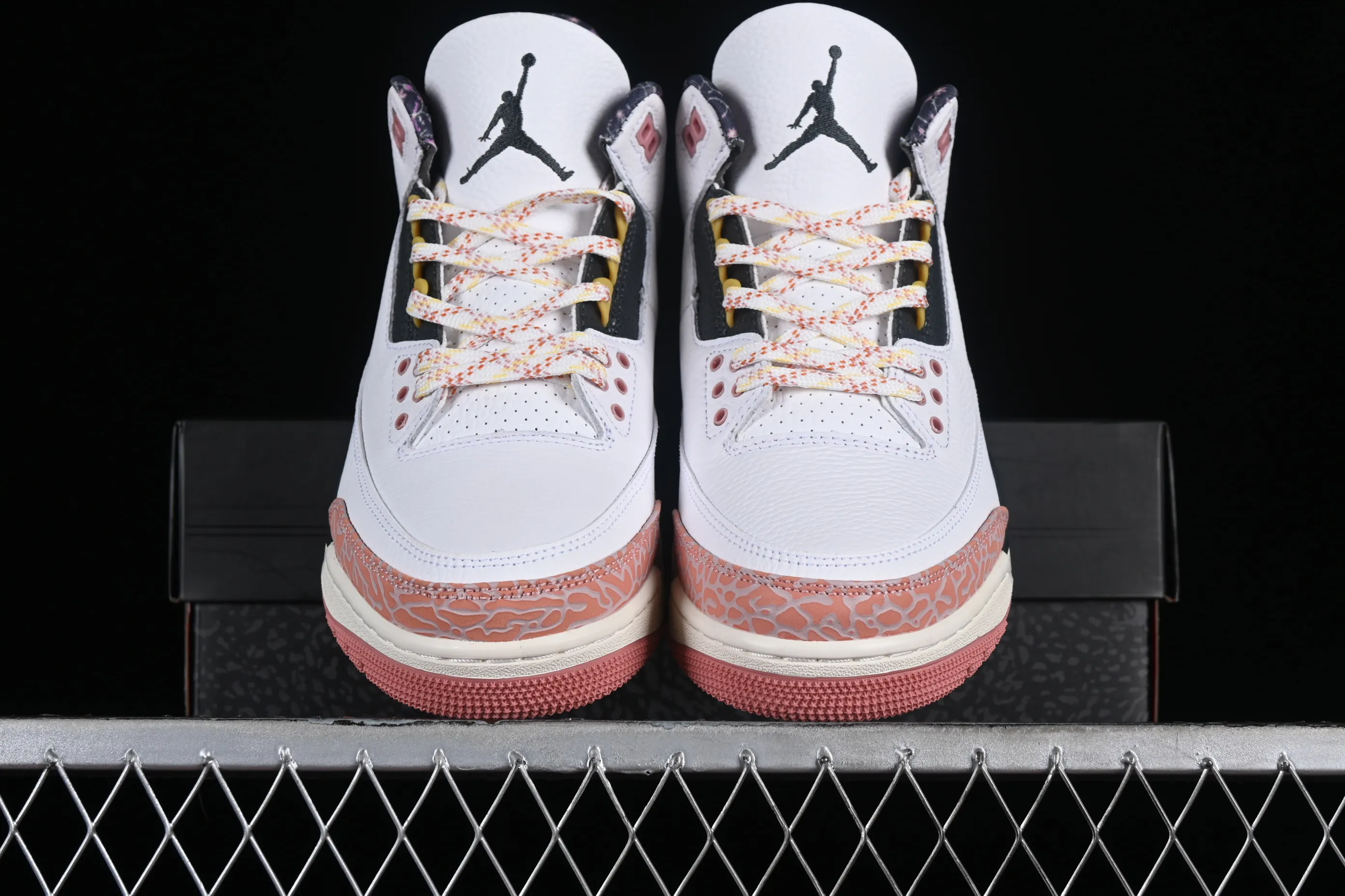 All categories Air Jordan Jordan series basketball shoes Air Jordan 3 Air Jordan 3 GS "Red Stardust" AJ3 Joe 3 new white pink flower 441140-100